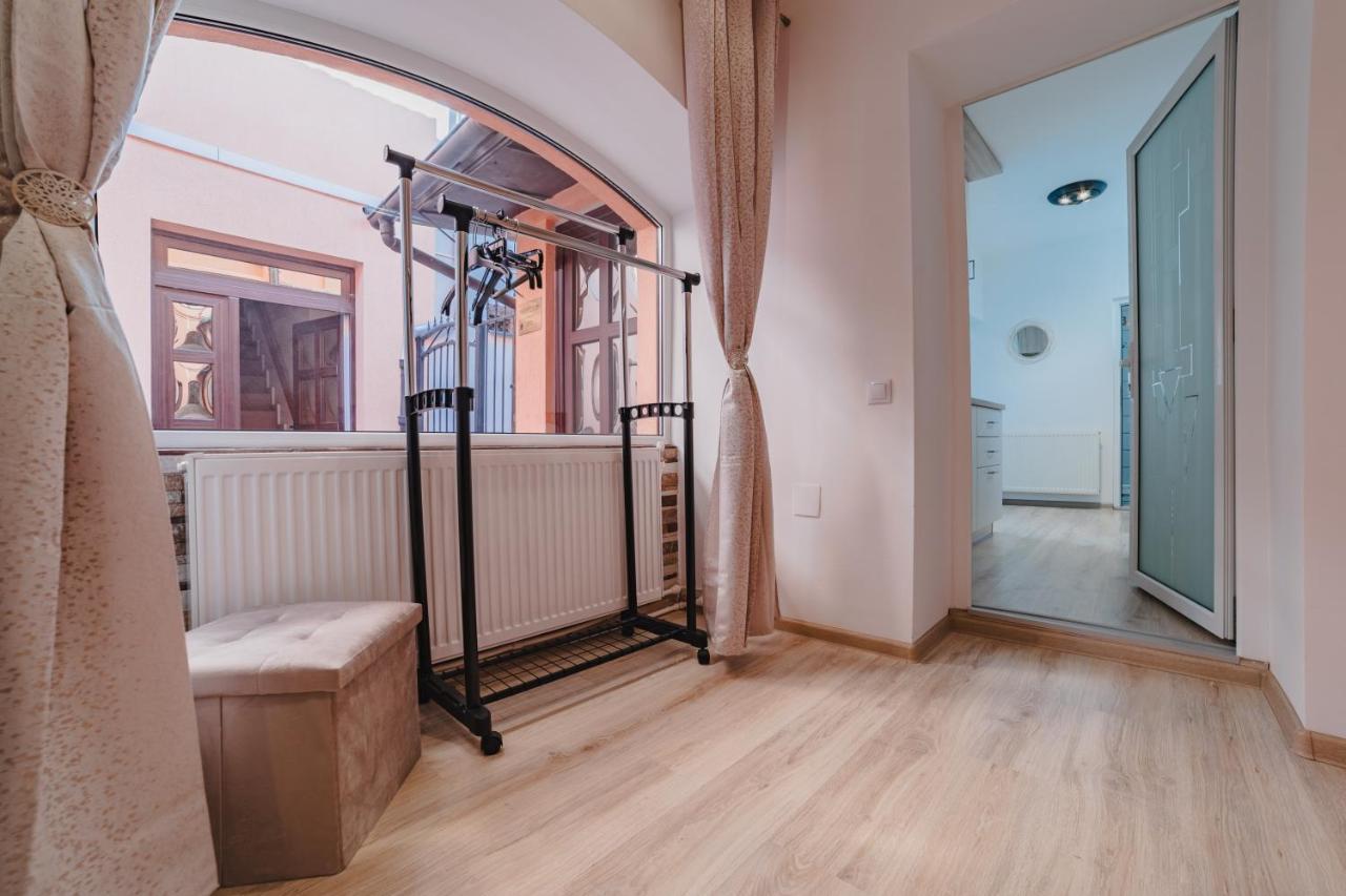 Old Town Studio Apartment บราชอฟ ภายนอก รูปภาพ